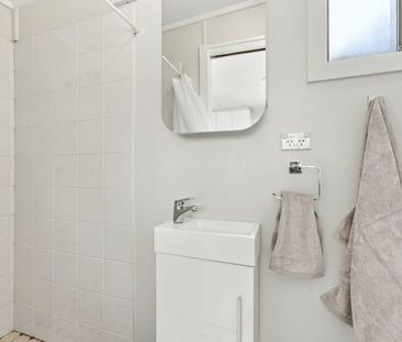 Newly Renovated Home – Enjoy the Umina Beach Lifestyle - Photo 4
