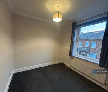 4 bedroom terraced house to rent - Photo 2