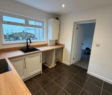 3 bedroom semi-detached house to rent - Photo 6