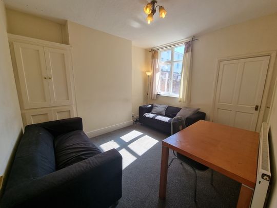 4 Bed Student Accommodation - Photo 1