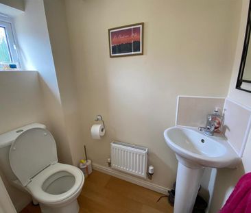 3 bedroom terraced house to rent - Photo 4