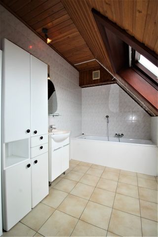 Leuk dakappartement met 1 slaapkamer en autostaanplaats - Photo 3