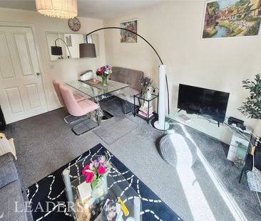 3 bedroom house to rent Girton Way, Mickleover, Derby, DE3 - Photo 3