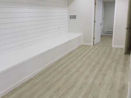 For Lease - 529 Runnymede Road, Toronto, Ontario - Photo 2