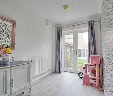 3 bedroom semi-detached house to rent - Photo 5