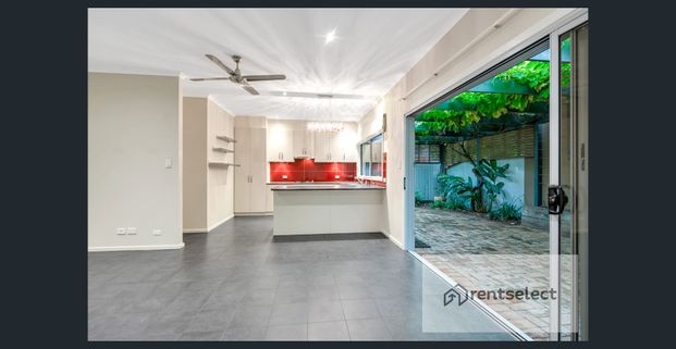 So Many Features PLUS Solar Panels! - Photo 1