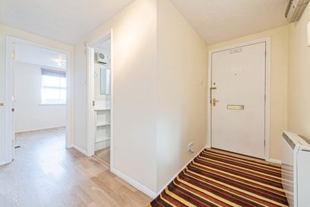 2 Bed Flat, Elm Park, RG30 - Photo 4