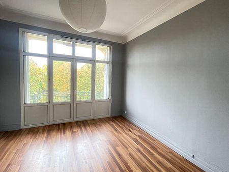 Location Appartement 5 pièces 104m² - Photo 4