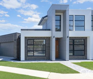 Open the Door To Contemporary Coastal Luxury - Photo 5