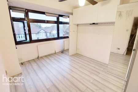 4 bedroom terraced house to rent - Photo 5