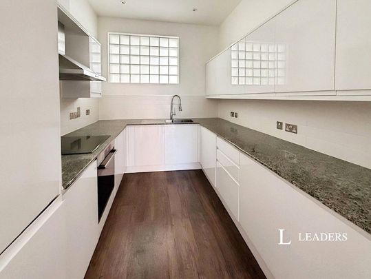 2 bedroom flat to rent - Photo 1