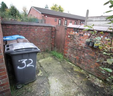 2 bedroom end of terrace house to rent - Photo 5