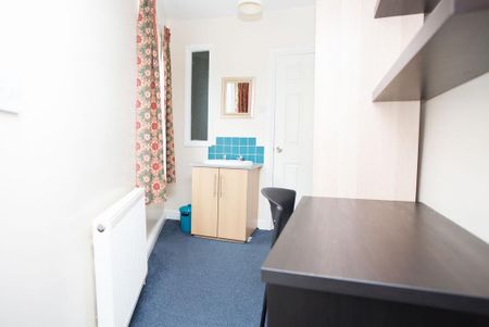 6 bedroom house to rent - Photo 3