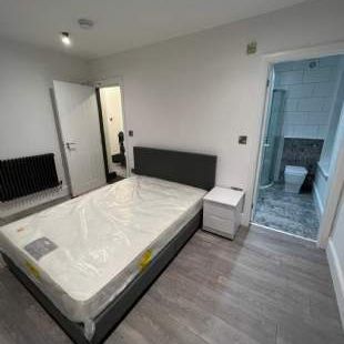 4 bedroom property to rent in Manchester - Photo 4