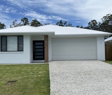 Brand New 5 Bedroom House in The Village, Jimboomba. - Photo 5