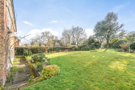 Walker Road, Maidenhead - Photo 2