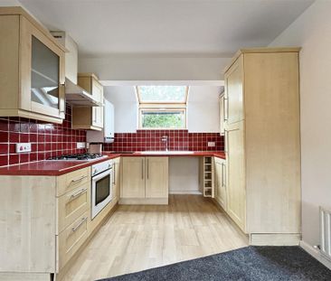 2 bedroom Flat to rent - Photo 4