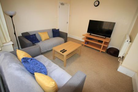 6 bedroom terraced house to rent - Photo 2