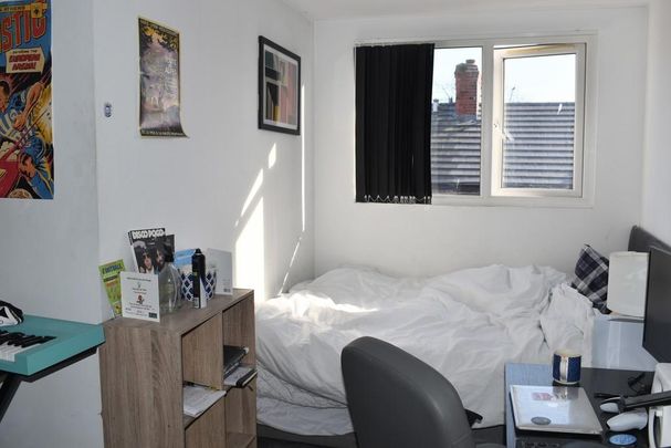 5 bedroom terraced house to rent - Photo 1