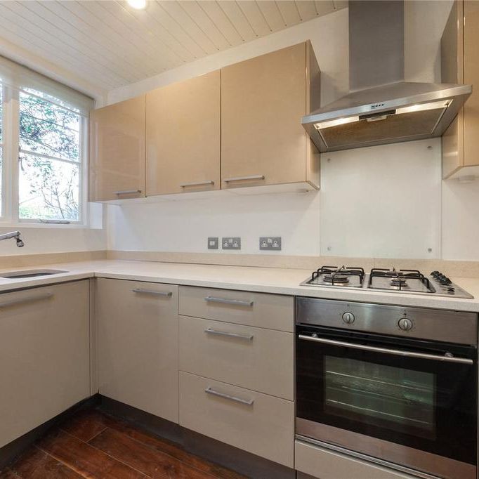 2 bedroom maisonette to rent - Photo 1