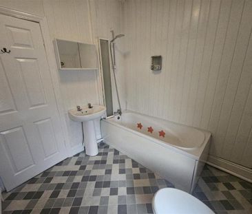 Room 2, Mansfield, NG19 - Photo 4