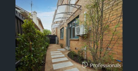 VENICE IN THE HEART OF ELWOOD - Photo 4