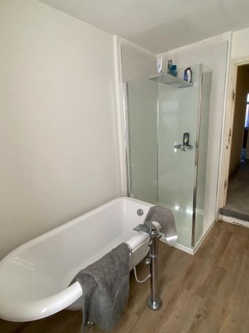 6 bedroom terraced house to rent - Photo 4