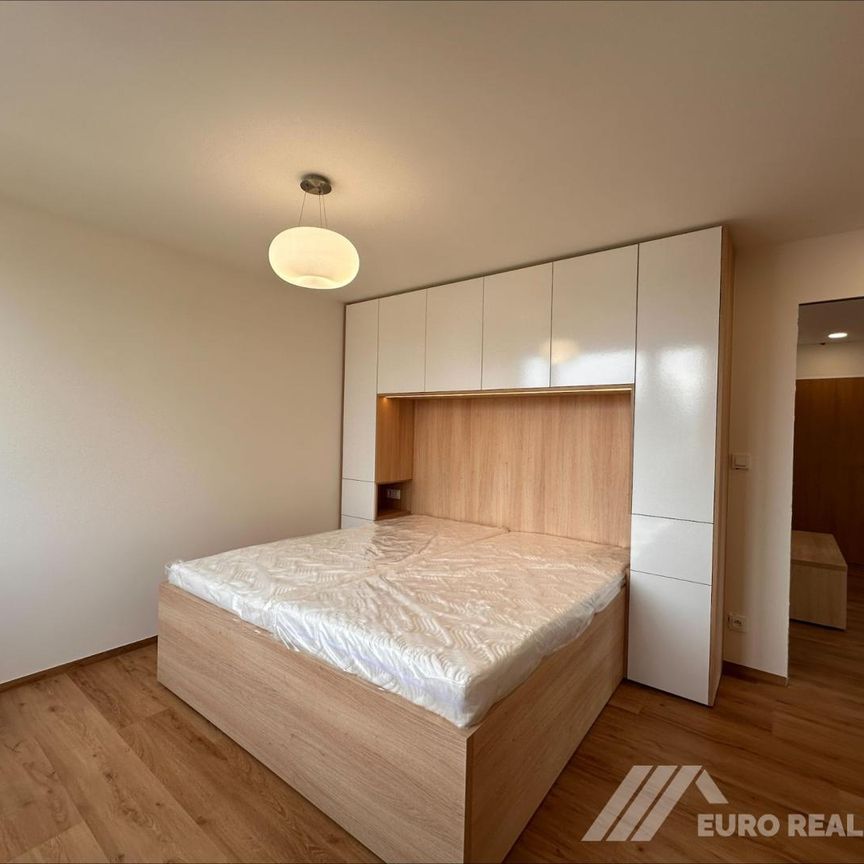 Pronájem bytu 3+kk 64 m², Ševcovská, Zlín - Photo 1