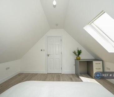 1 bedroom in a house share to rent - Photo 3