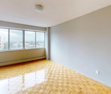 Lord Halifax Place — Renovated 3 Bedroom with A/C - Photo 3