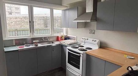 Charming 3BR Townhouse in Avalon! - Photo 3