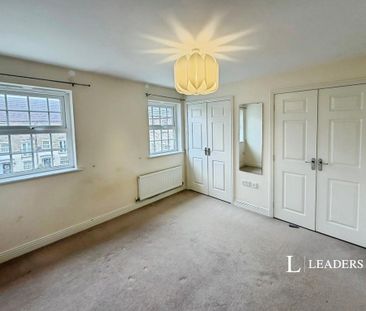 4 bedroom terraced house to rent - Photo 4