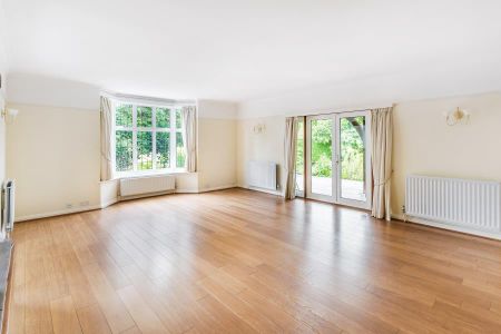 5 bedroom detached house to rent - Photo 4