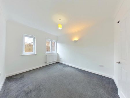 2 bedroom ground floor flat to rent - Photo 3