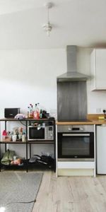 A stunning one-bedroom flat in a convenient location with modern kitchen, spacious bedroom, and high energy efficiency, perfect for couples or individuals seeking comfort and convenience. Available mid August on an unfurnished basis. EPC - C - Photo 4