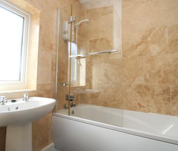 2 bedroom semi-detached house to rent - Photo 5