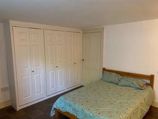 Studio Flat, Gibson Square, N1 - Photo 1