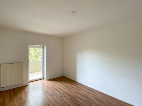 4-Raum-Wohnung mit Balkon am nördlichen Naumburger Stadtrand! - Photo 1