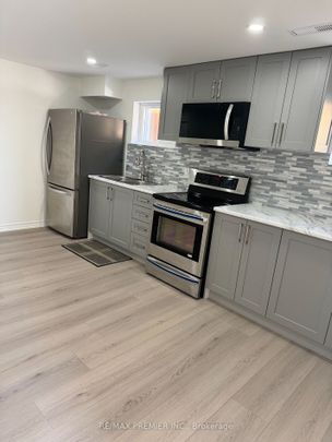 For Lease - 18 Madonna Gardens, Toronto, Ontario - Photo 1