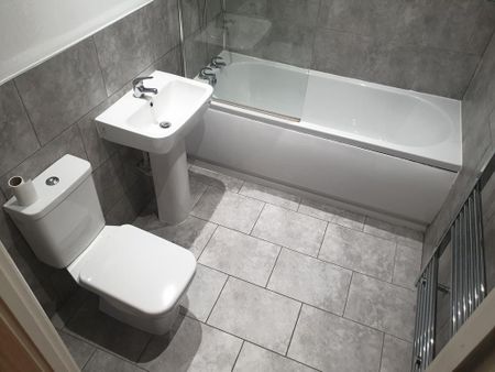 1 bedroom flat to rent - Photo 4