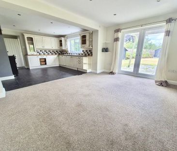 4 bedroom semi-detached house to rent - Photo 4