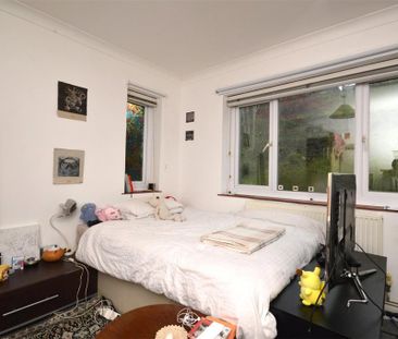 4 bedroom semi-detached house to rent - Photo 2