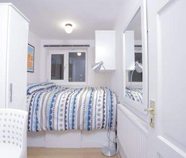 Windmill Lane – Room 2 - Photo 3