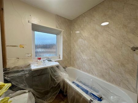 2 bedroom end of terrace house to rent - Photo 5