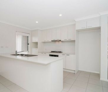 Immaculate property in the gainsborough greens estate - Photo 6