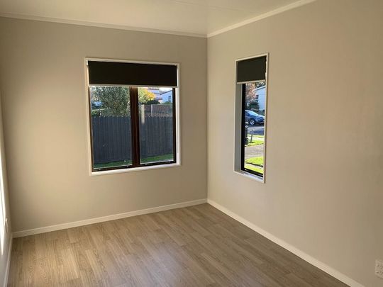 Beautifully modernised 3 bedroom home - Photo 1