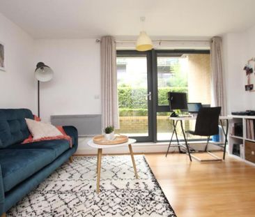 A brilliant one bedroom with a private terrace and allocated parkin... - Photo 4