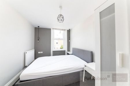 Cardigan Terrace Room 3, Newcastle-Upon-Tyne - Photo 3