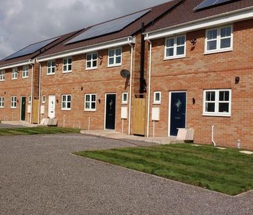 3 bedroom semi-detached house to rent - Photo 2