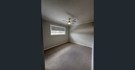 4 Bed, 2.5 Bath, 2 Living Areas, Double Car Garage. Available 19/12/2025 - Photo 5